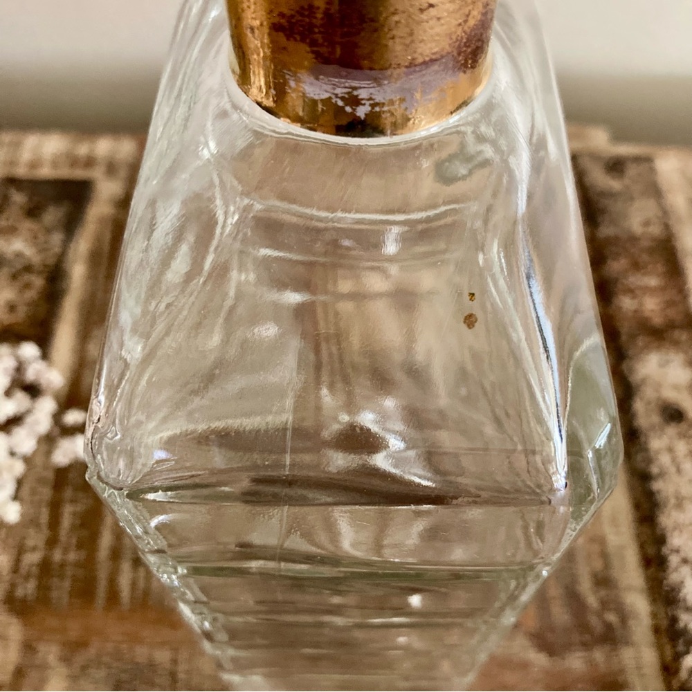 Mid-Century Glass Decanter with Diamond Pattern - Picture 13 of 14